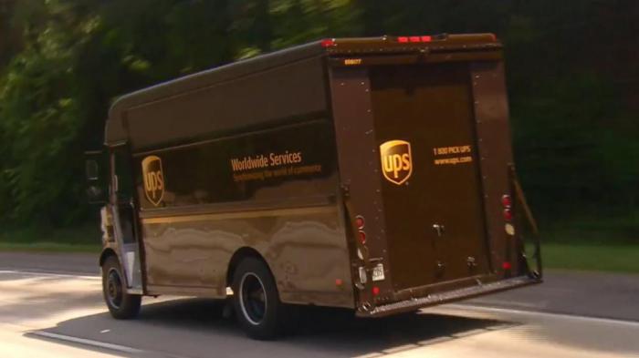 Почему водители автофургонов UPS в Америке никогда не поворачивают налево?