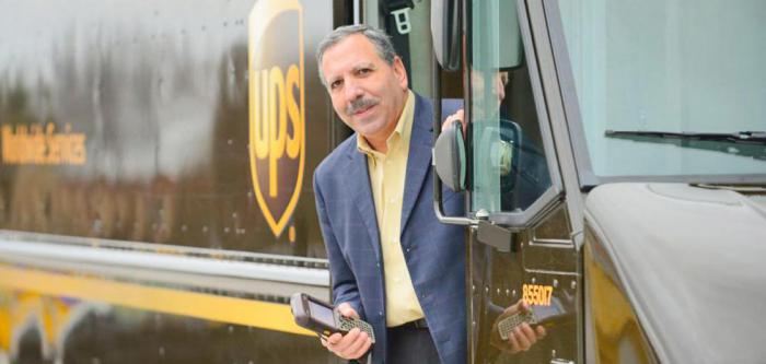 Почему водители автофургонов UPS в Америке никогда не поворачивают налево?