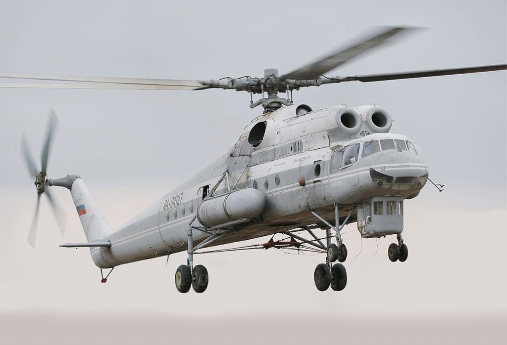Ми-10 идет на взлет