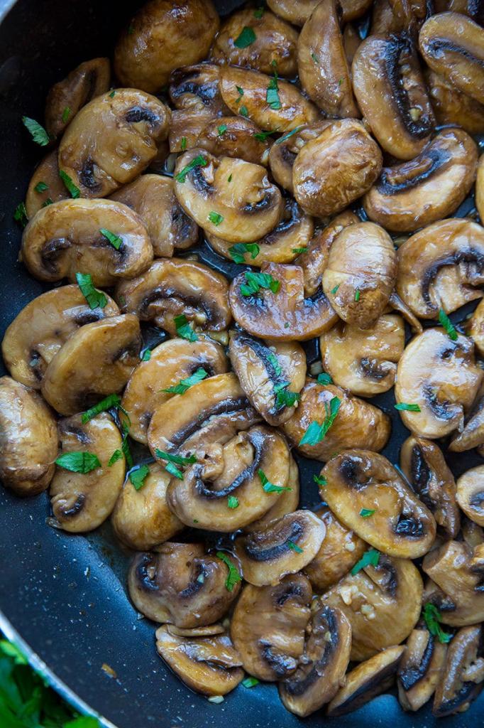 Салат с рыбными молоками