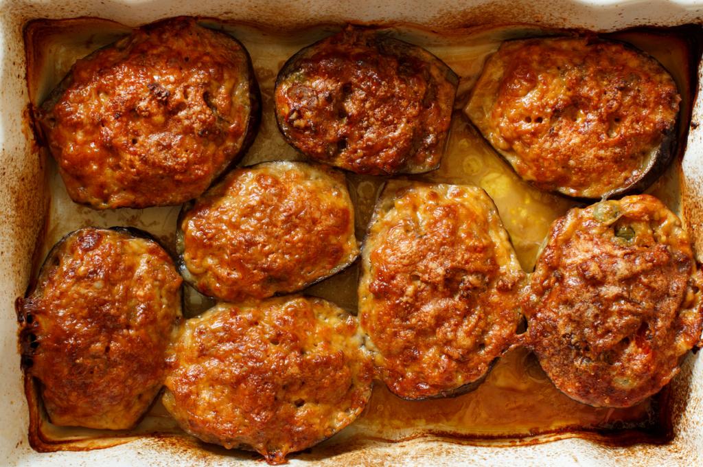 индейка с баклажанами и помидорами