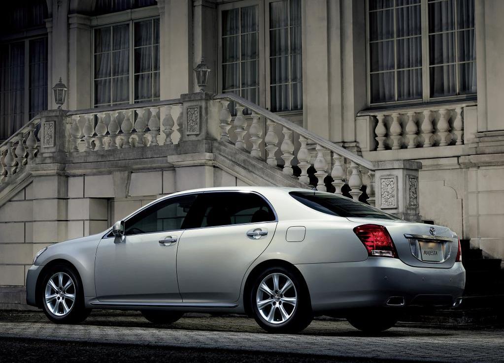 Crown Majesta S200