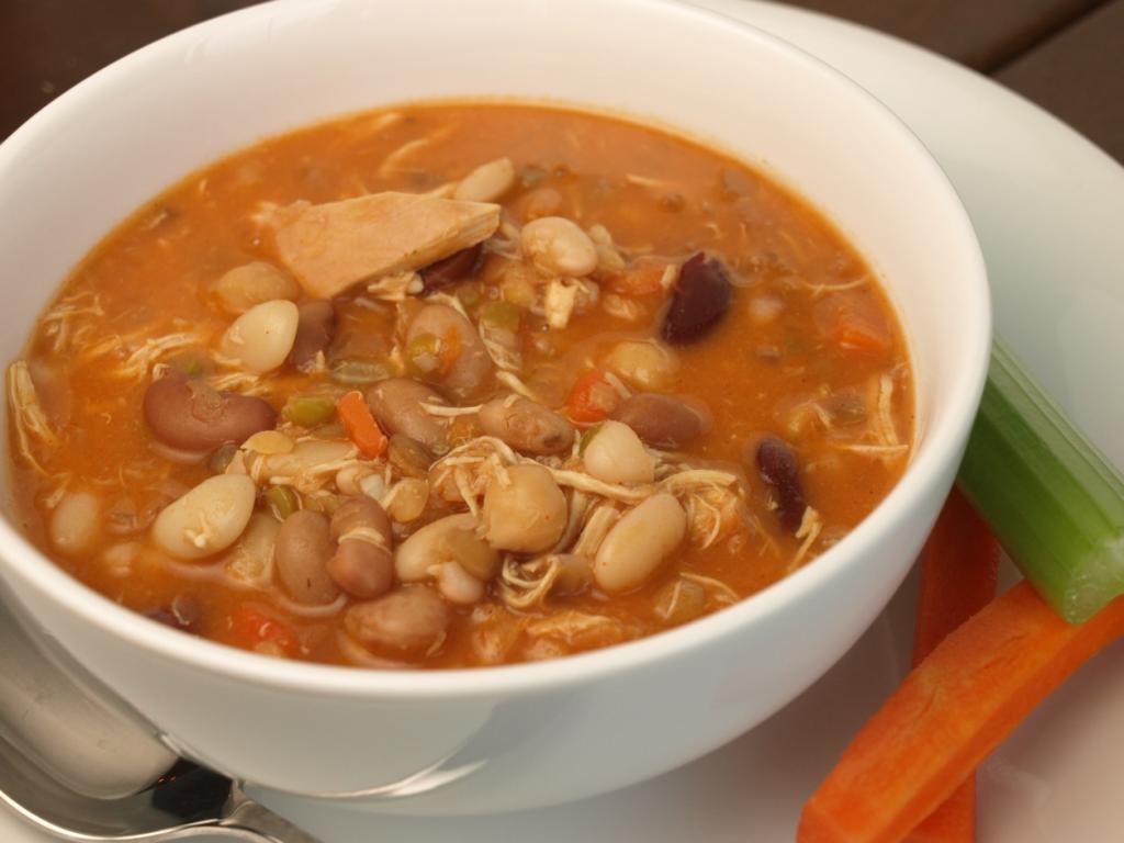 мясо с фасолью в томатном соусе