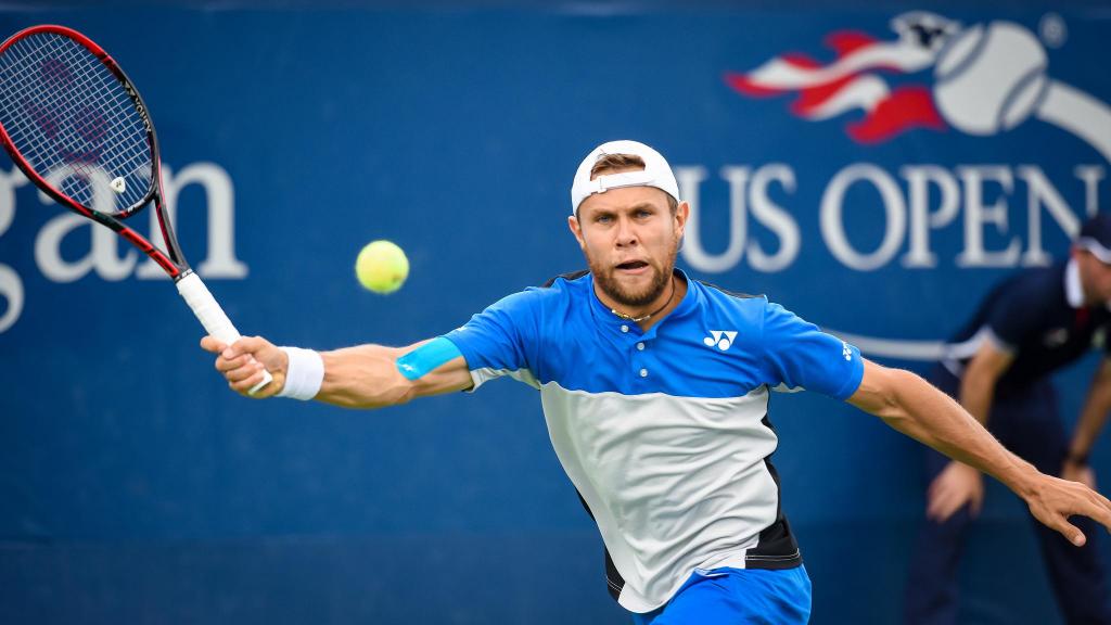 Игрок в теннис