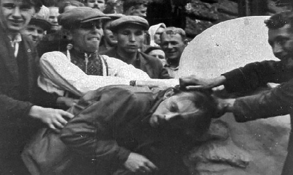Начало еврейского погрома во Львове в 1941 году