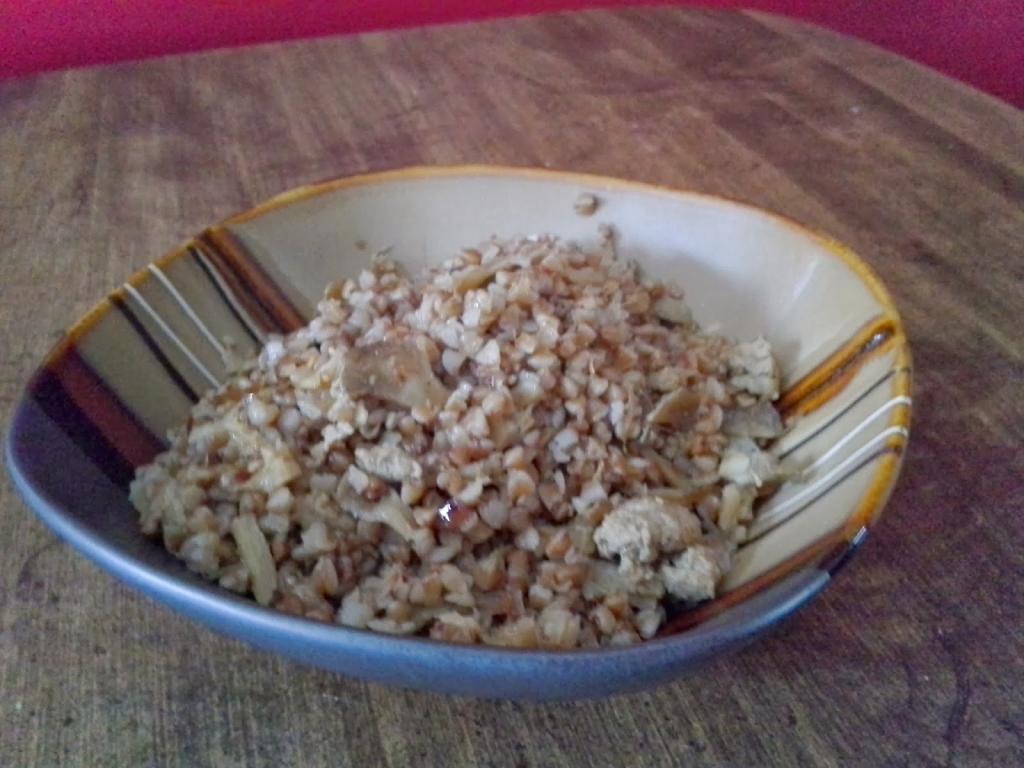 куриные желудки тушеные с гречкой