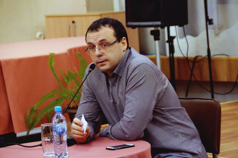 3226703-1 Виталий на конференции