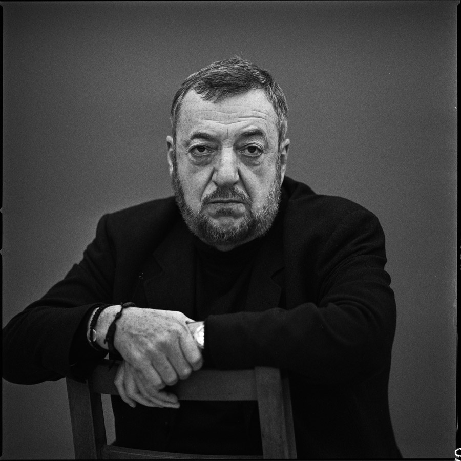 режиссер фильма "Остров"